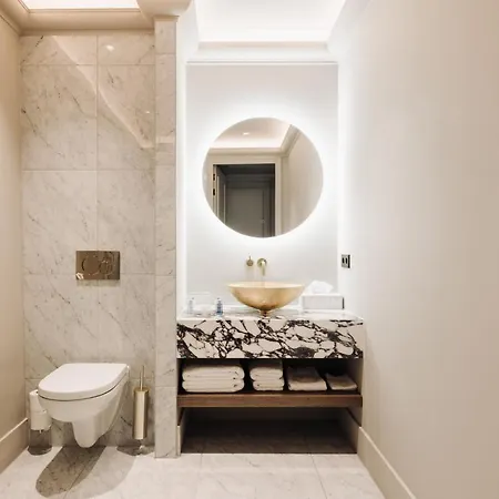 717 Hotell